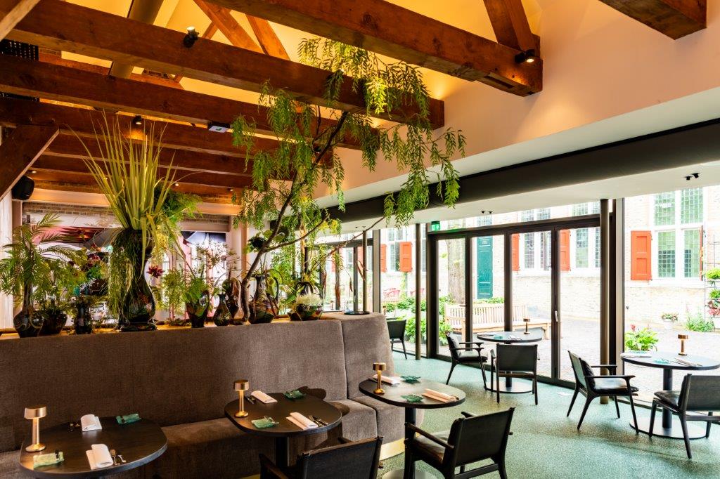 Entree-Magazine-LIZZ