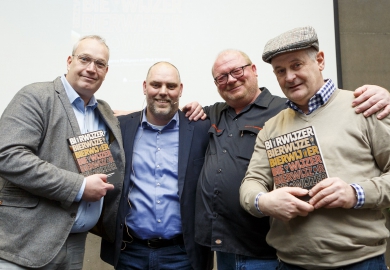 V.l.n.r. Sander Hol, operationeel directeur Mitra, Marco Philipsen, Rick Kempen en Peter Rouwen, Rotterdams bekendste brouwer en bierman van het jaar 2018