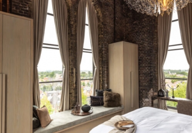 clock tower suite bed