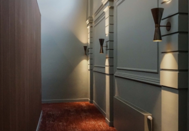 Vondel neemt mode-ontwerper in de arm