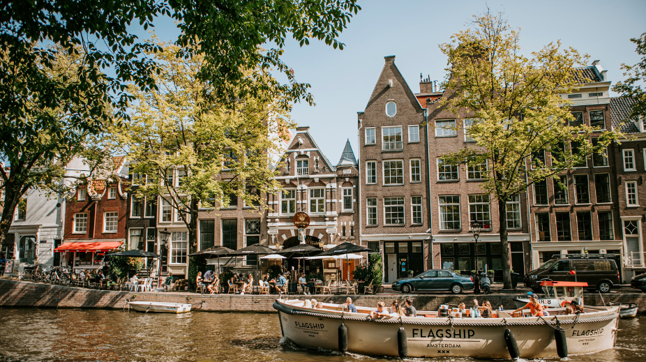 Voorkant-Proeflokaal-A-van-Wees