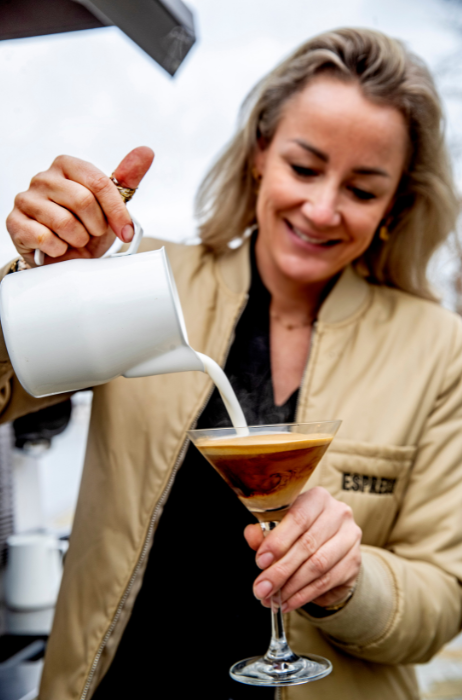 1- Espressobar - Nadia van Neutegem - Lattiz - ADV - Lang