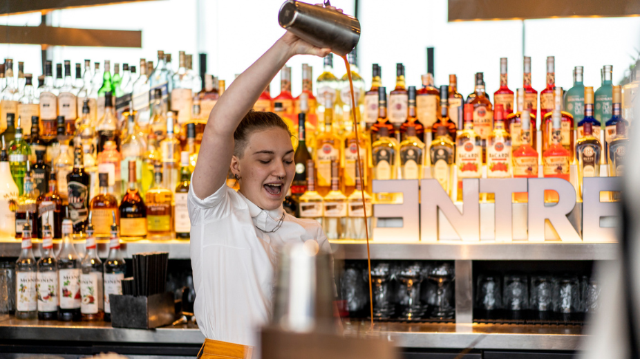 Bartender Alina Lucia Cichozki