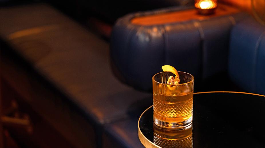 Cocktail-bij-Dutch-Courage-Amsterdam