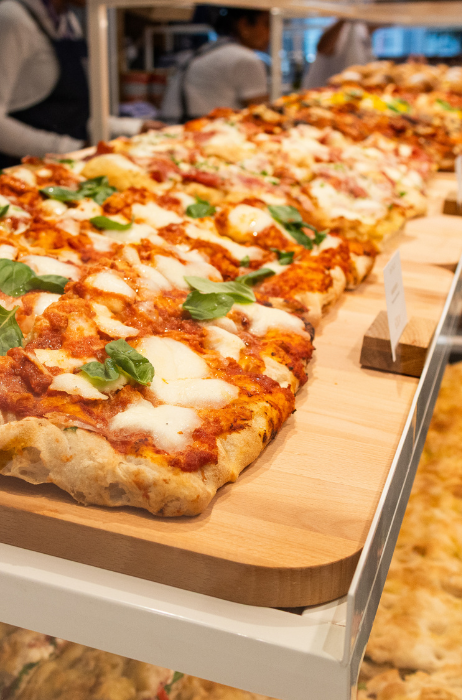 Display met hartige broodjes