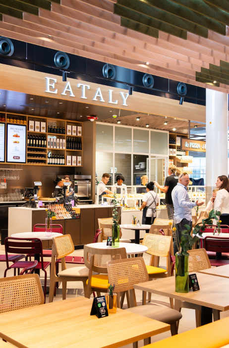 Interieur Eataly op Schiphol