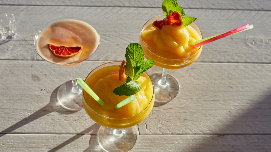 Frozen-mango-daiquiri-canva