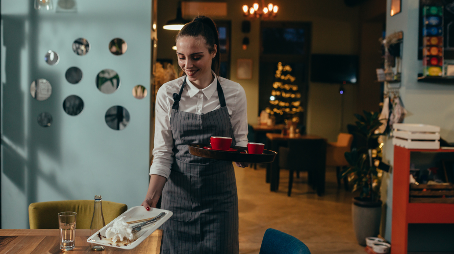 Gen-Z-Personeel-Service-Bediening-Gastvrouw-Canva