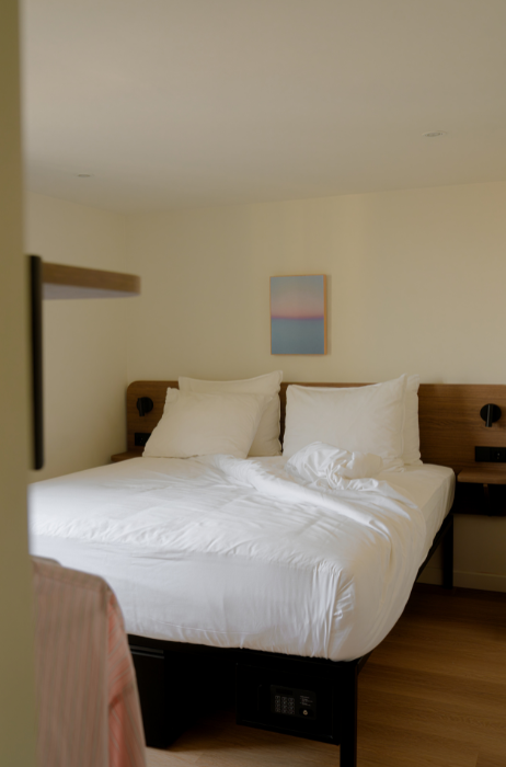 Hotel-Nes-ovv-NJ-Studio-for-Robuust-Amsterdam (7)