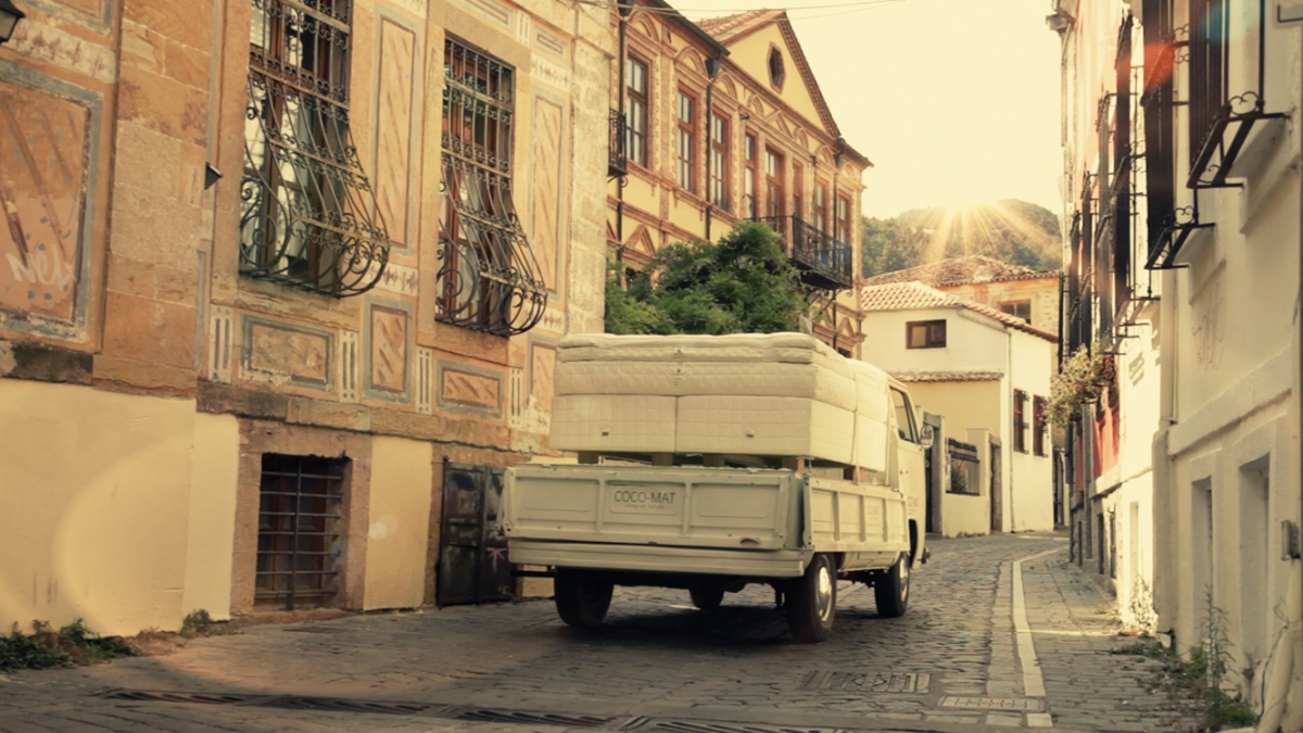 coco-mat transport hotel bed