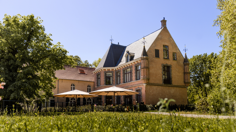 Kasteel Steenenburg terras