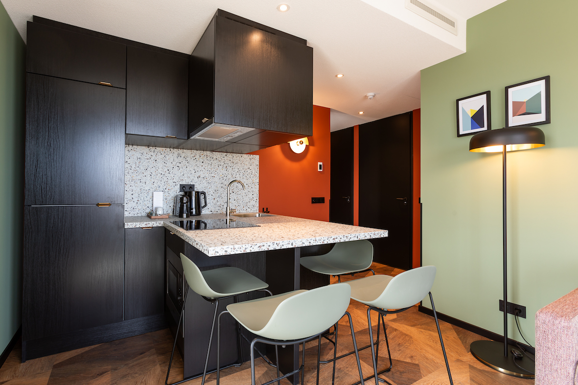 Kloeg Collection_Timmerfabriek Apartments_City Apartment 4P_406_HR-7_kitchenette