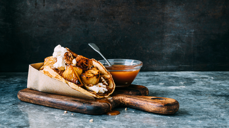 Paco – Pancake Taco met ananas en toffeesaus