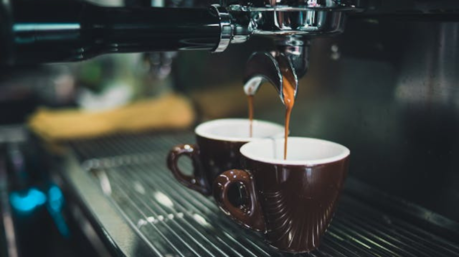 Koffie uit koffiezetapparaat