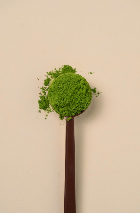 Lepel-met-matcha-poeder