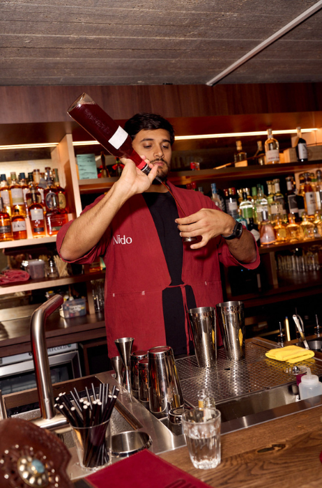 Nido-Amsterdam-Cocktailbar-barman