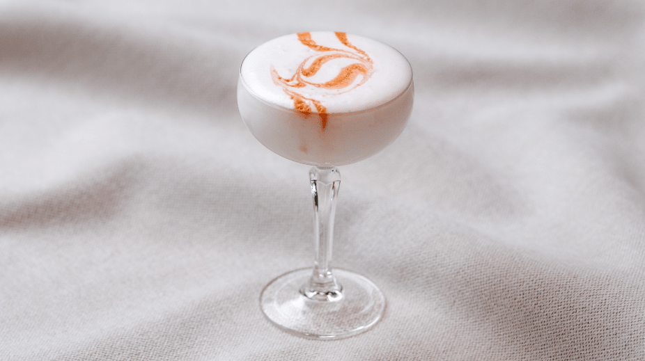 Pisco sour van restaurant NAZKA in Amsterdam.