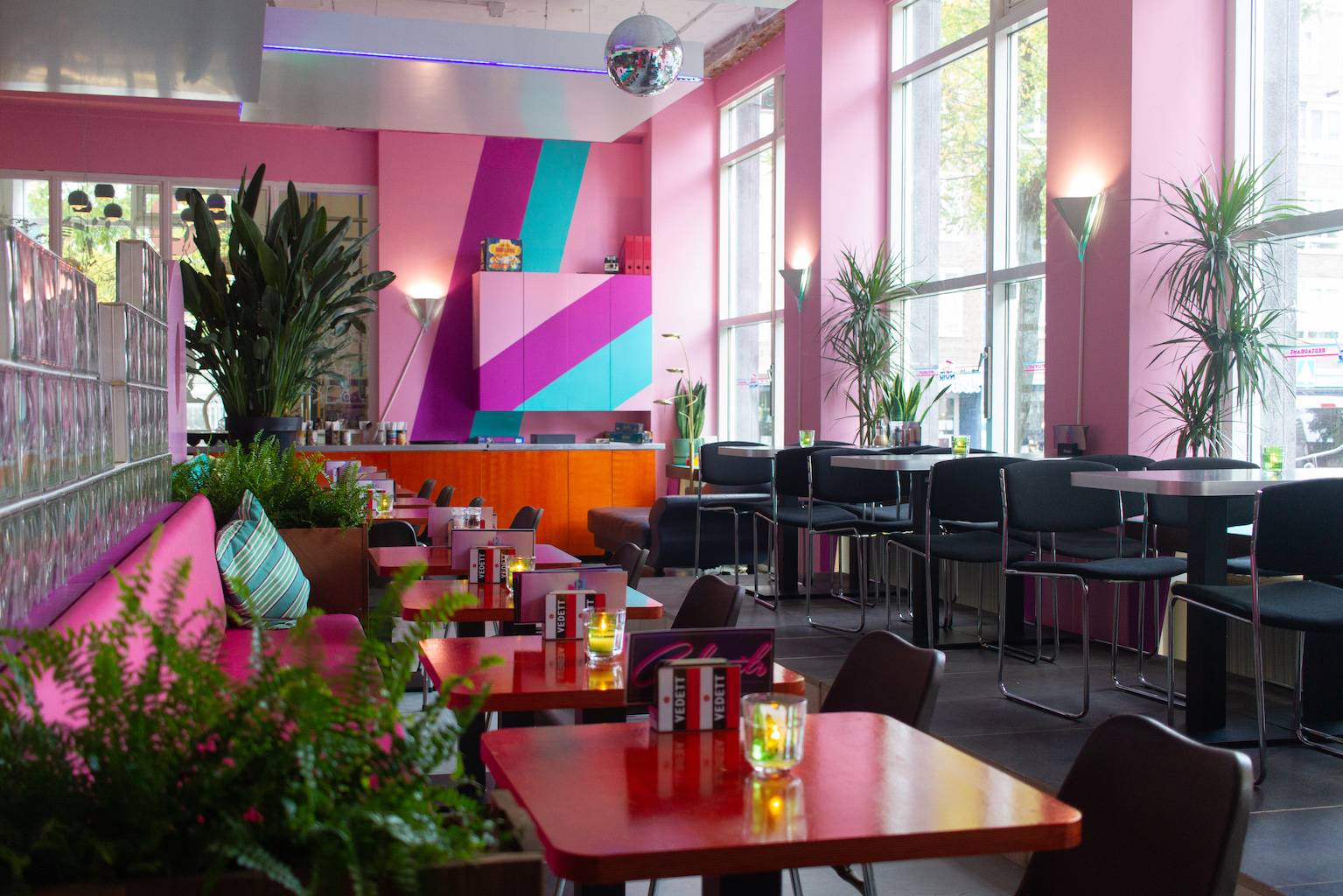 Tech-Noir - Interieur - Wai Seu Chan