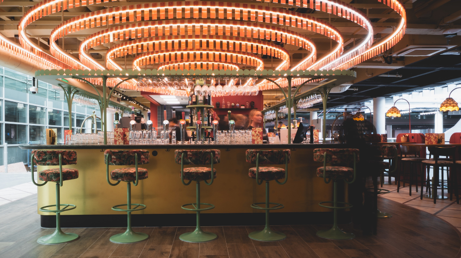 The Wanderer is de nieuwste cocktail-hotspot op Schiphol