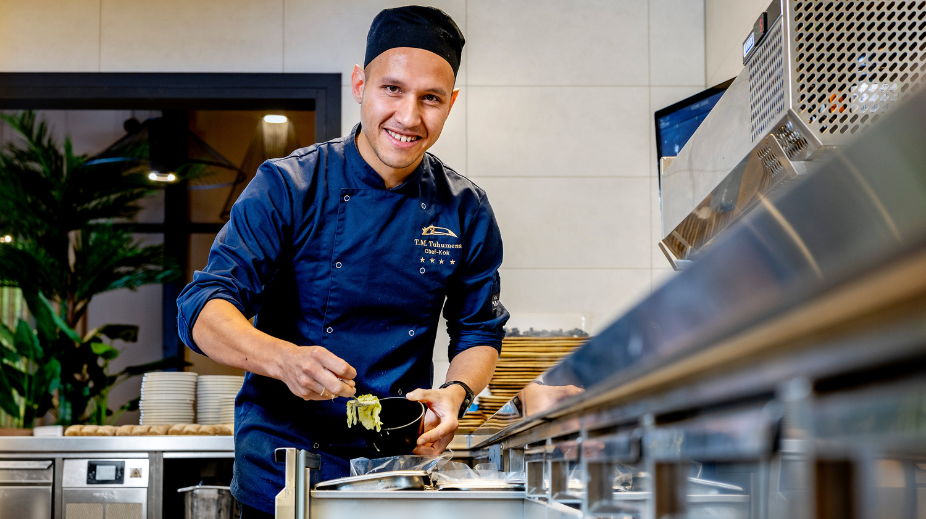 Tobias Tuhumena van Van der Valk Spier: 'Elke dag is weer anders'