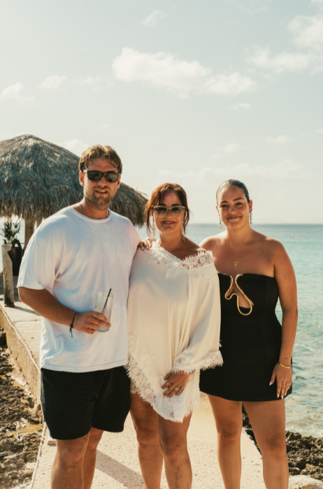 Jimmie, Therese en Isabelle van Brass Boer Bonaire