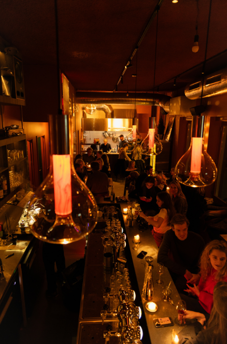 Dame aan de Kade in Amsterdam