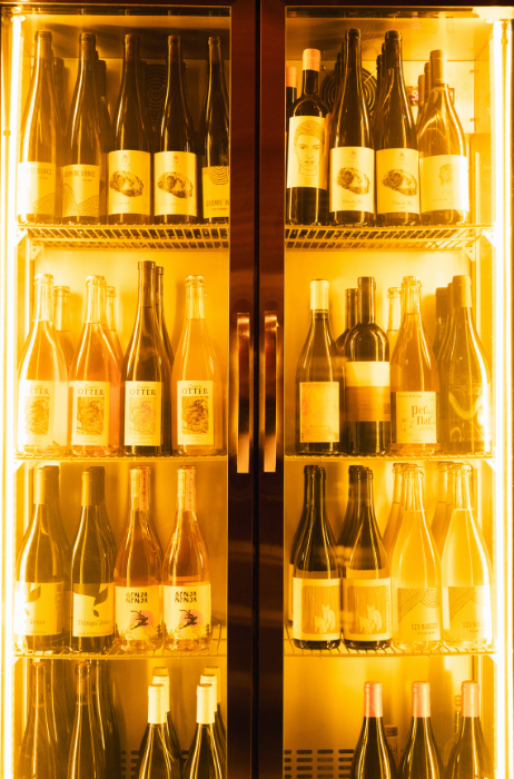 Dame aan de Kade in Amsterdam