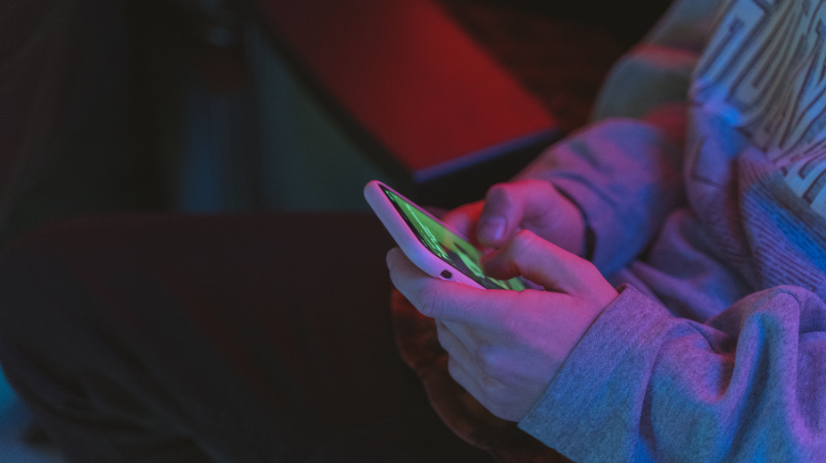 mobiele-telefoon-gen-z-canva